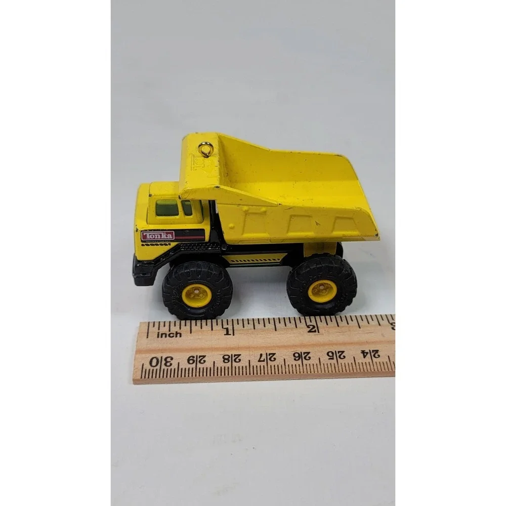 TONKA Mighty Dump Truck Hallmark Keepsake Christmas Ornament Die Cast Metal 1996